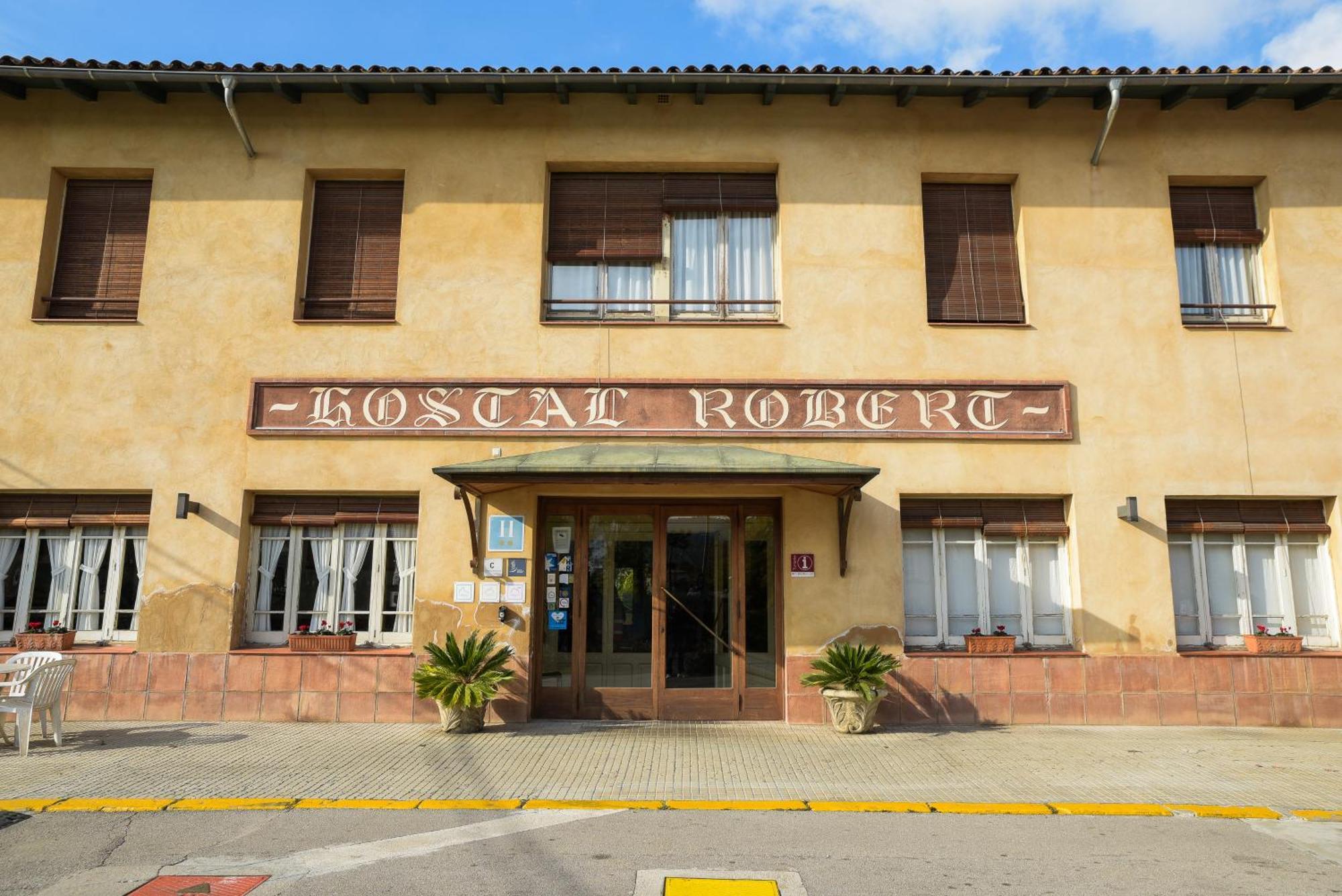 Hotel Robert La Pobla de Claramunt Bagian luar foto